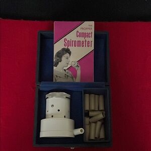 Vintage Propper Compact Spirometer with Blue Case